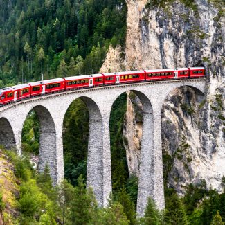 Czerwonym pociągiem po marzenia - Szwajcaria i Włochy